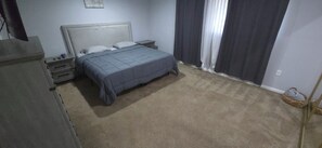 3 chambres, fer et planche à repasser, Wi-Fi gratuit, draps fournis