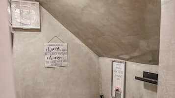 Family Studio | Bathroom