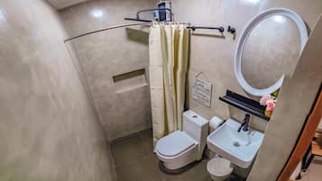 Superior Studio | Bathroom