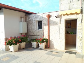 Property grounds - Overseas- ORANGE ROOM (Vignacastrisi)