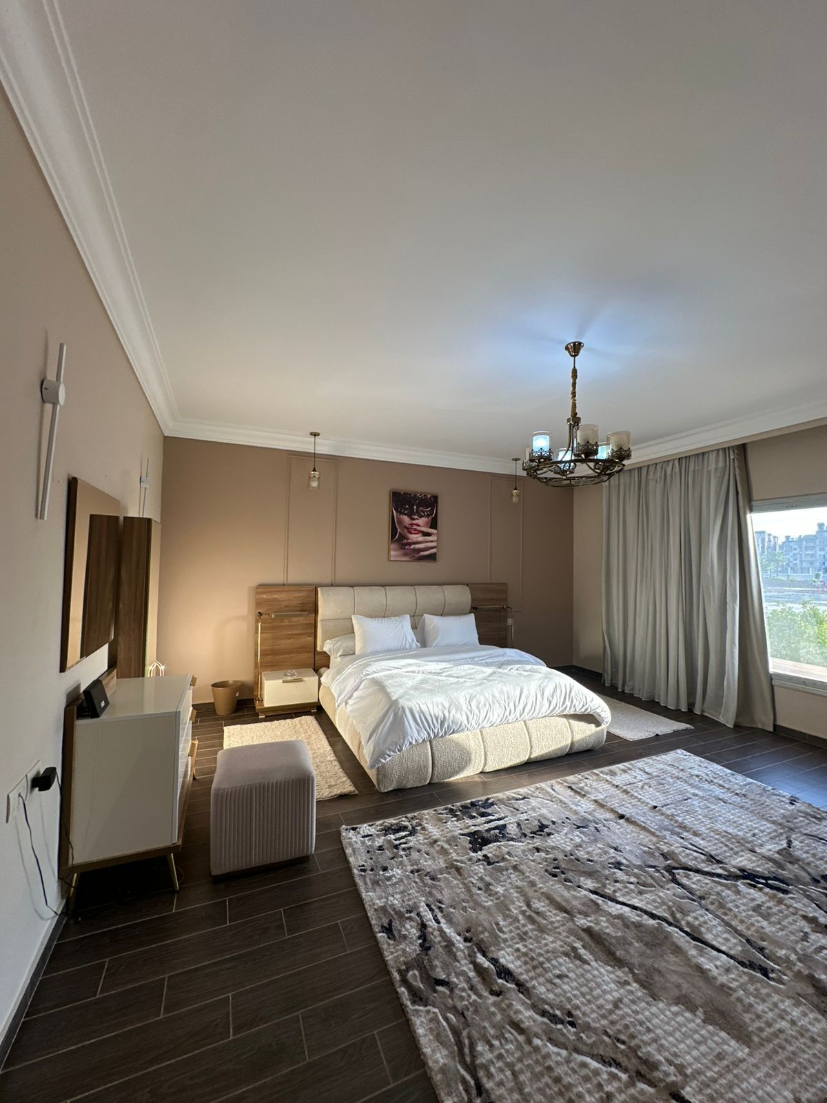 4 bedrooms, iron/ironing board, WiFi