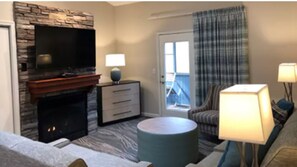 Living area - The Summit at Massanutten Resort Luxurious 2- Bedroom Condo (Massanutten)