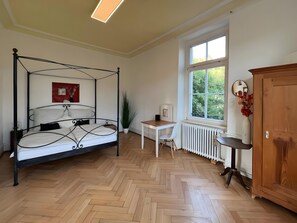Room - Villa 'Themap' with Balcony and Wi-Fi (Lenzkirch)