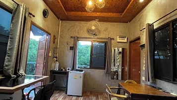 Classic House, Non Smoking, Hill View | Bahagian dalam