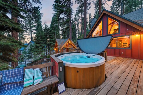 Private Beach + Pier + Hot Tub | Carnelian Bay | Grand Elk Chalet