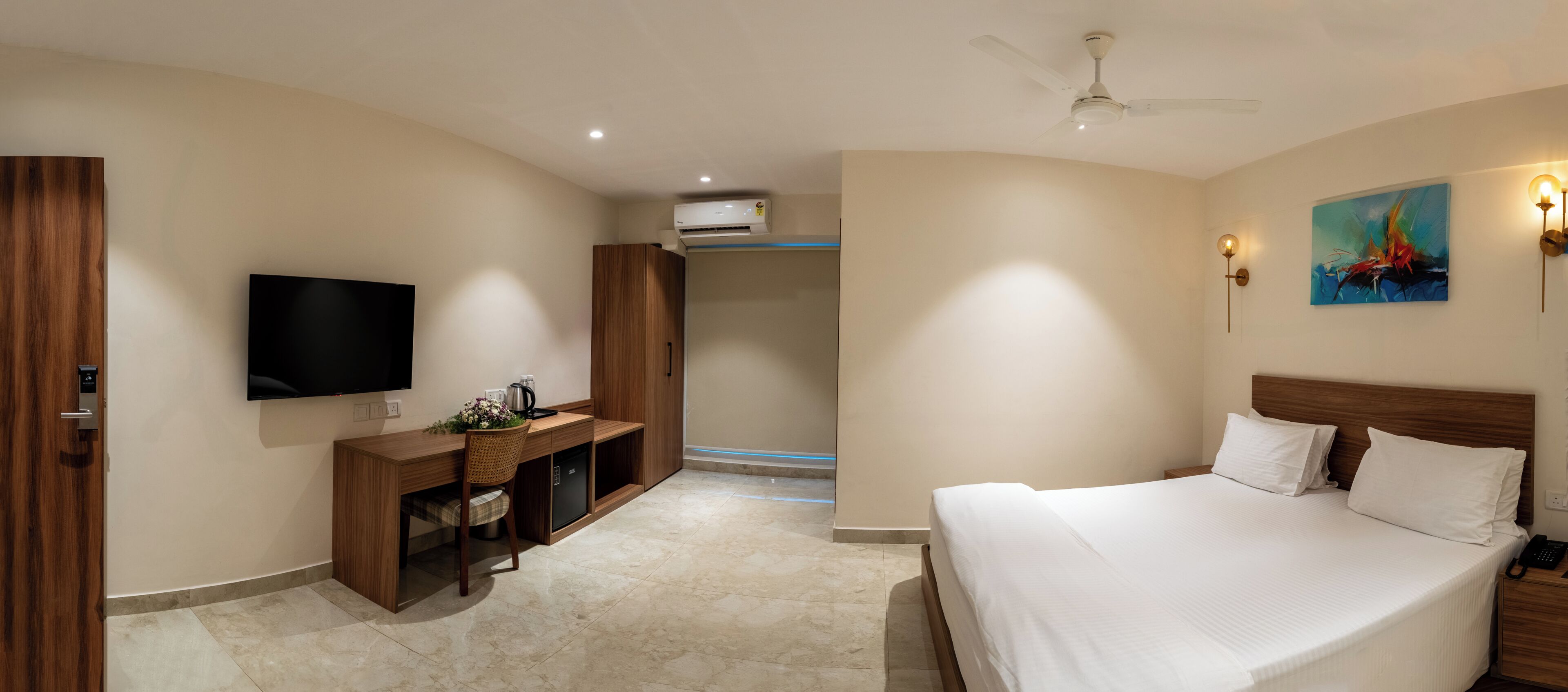 Superior Double Room, City View