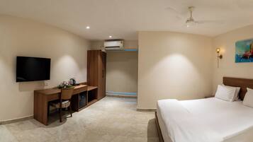 Superior Double Room, City View