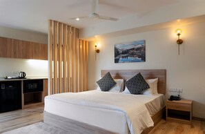 Deluxe-studio, kaupunkinäköala | Työpöytä, kannettavalle tietokoneelle sopiva työtila, pimennysverhot