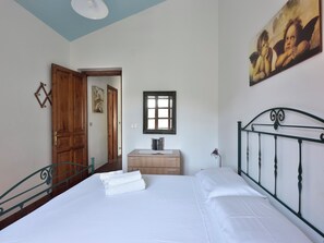 2 chambres, fer et planche à repasser, Wi-Fi gratuit, draps fournis