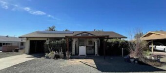 Enjoyable 3-bedroom 1 bath house with Brand New AC unit in sunny Sun City