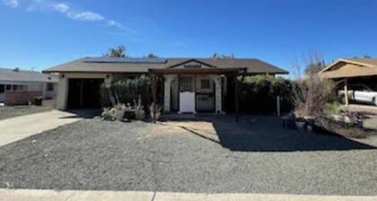 Enjoyable 3-bedroom 1 bath house with Brand New AC unit in sunny Sun City