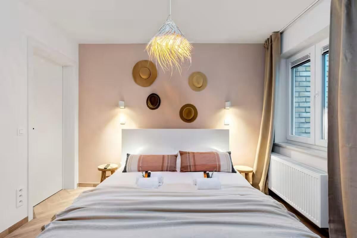 Albane | Pet-friendly Stylish Coastal Apartment In Ostend | Sleeps 8 - Ostende