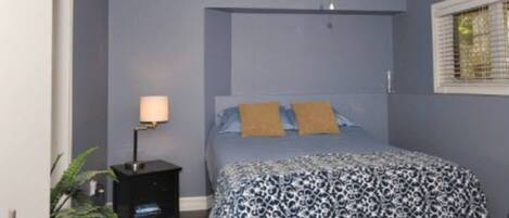 1 bedroom, iron/ironing board, Internet, bed sheets