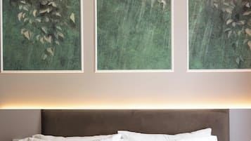 Cosy | ๊ฐ์ค ๋ด ๊ธ๊ณ , ์ฑ
์, ๋
ธํธ๋ถ ์์
๊ณต๊ฐ, ์๋ง ์ปคํผ