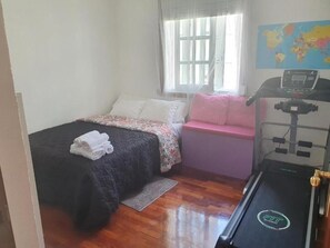 3 Schlafzimmer, Bügeleisen/Bügelbrett, Bettwäsche