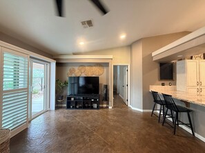 Interior - 3BR Fairway Home w/ Pool & RV Hookup (Fort Mohave)