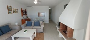 TV, fireplace - Beachfront flat with spectacular sea views (Roquetas de Mar)