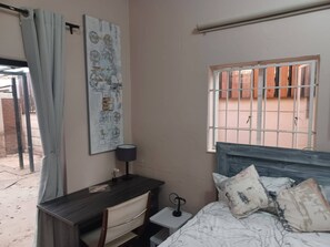 Room - J's Place - where tranquility meets practicality (Johannesburg)