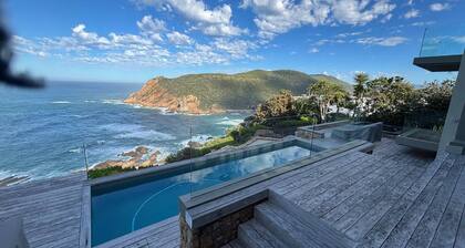 Luxurious 5-Bedroom Villa with Private Pool in Knysna