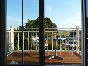 Outdoor dining - Vrbo Property (Kühlungsborn)