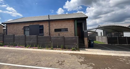 Charmantes Haus mit 3 Schlafzimmern zu vermieten in Centurion, Südafrika