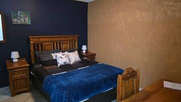 1 bedroom, iron/ironing board, Internet, bed sheets