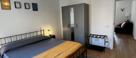 1 室のベッドルーム、WiFi、ベッドシーツ