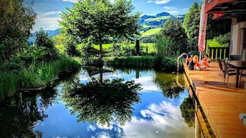 Tempat makan outdoor