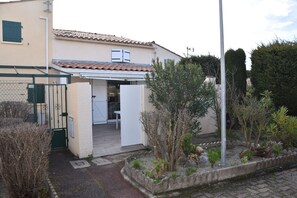 Exterior - 🌊 Apartment 4 people – 2 bedrooms – Beach & Port on foot (Saint-Cyprien)