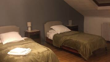 3 bedrooms, iron/ironing board, travel cot, free WiFi