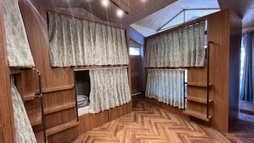 Comfort Shared Dormitory, Mountain View | Bahagian dalam