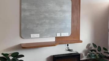 Deluxe Double Room, Mountain View | Interior