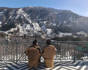 Property grounds - Joey's hostel. (Manali)