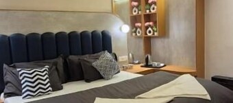 Joey's hostel.