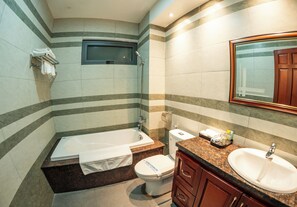 Bathroom - Chau Giang Hotel (Thanh Pho Ho Chi Minh)