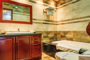Bathroom - Chau Giang Hotel (Thanh Pho Ho Chi Minh)