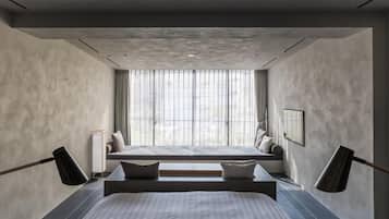 King Room with City View-4th Floor | In-room safe, desk, iron/ironing board, free WiFi
