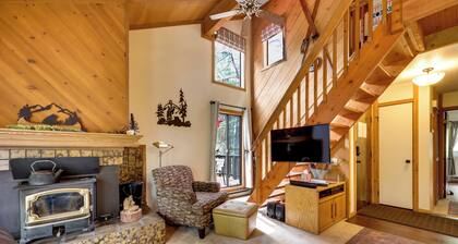 1 Mi to Shaver Lake! Family & Couples Condo