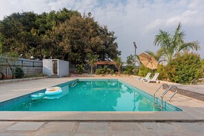 Outdoor pool - Courtyard Banyan Rustic 2 BHK villa (Doddaballapur)