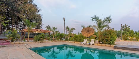 Piscine extérieure
