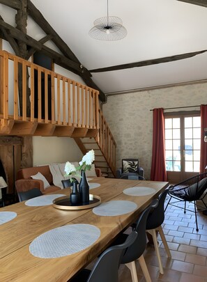 Dining - Gite les Jonquilles with Pool, Near Dordogne (Sérignac-Péboudou)