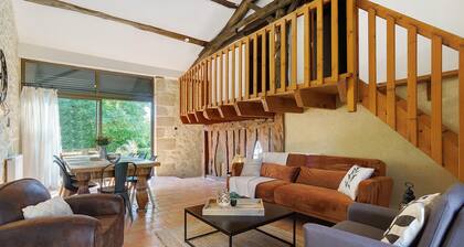 Gite les Jonquilles with Pool, Near Dordogne