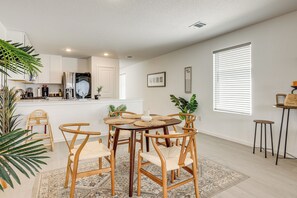 Dining - Extended Family Getaway! 5 Mi to Gruene District (New Braunfels)