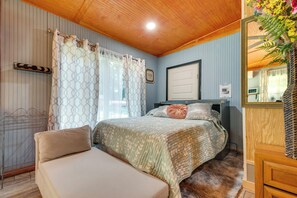 Room - Gym & Sauna Access On-Site - College Park Studio! (College Park)