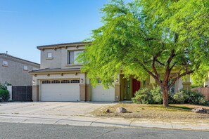 Exterior - Desert Oasis w/ Fire Pit: 6 Mi to Cardinals Games (Glendale)