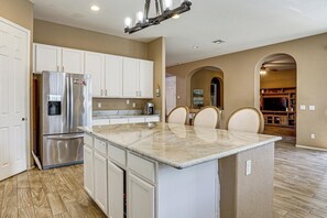 Interior - Desert Oasis w/ Fire Pit: 6 Mi to Cardinals Games (Glendale)