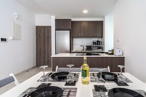 Private kitchen - Lana 1-Bedroom Apt & Balcony in Larnaca (Larnaca)