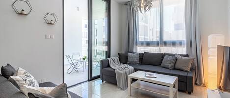Apartment, 1 Doppelbett und Schlafsofa, Küche, Stadtblick | Wohnbereich | Smart-TV, Netflix, Streaming-Dienste