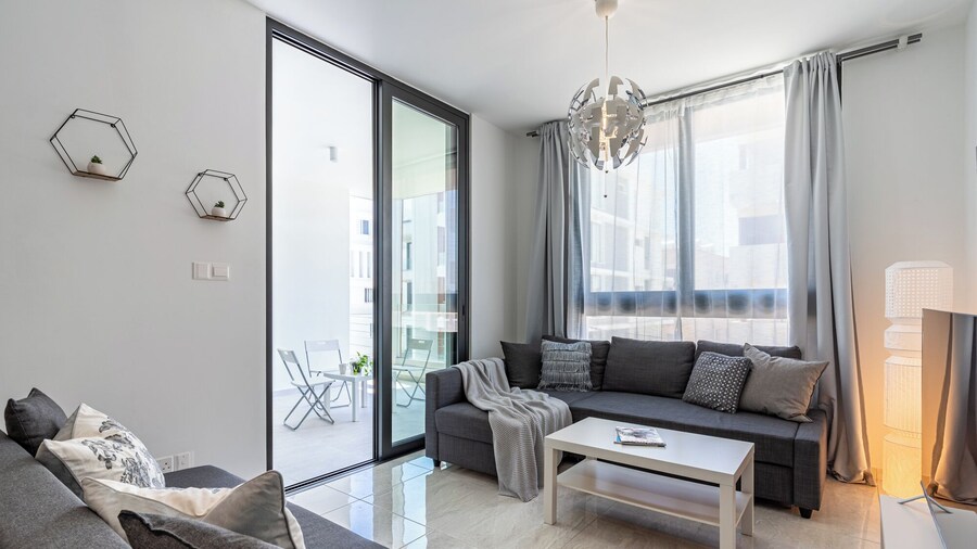 Lana 1-Bedroom Apt & Balcony in Larnaca