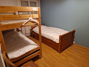 Room - Vrbo Property (La Rochelle)